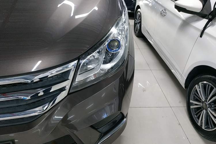 Used SAIC MAXUS G10 2018 PLUS 2.0T Automatic Smart Edition Left Front Headlight
