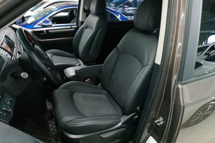 Used SAIC MAXUS G10 2018 PLUS 2.0T Automatic Smart Edition Left Front Seat