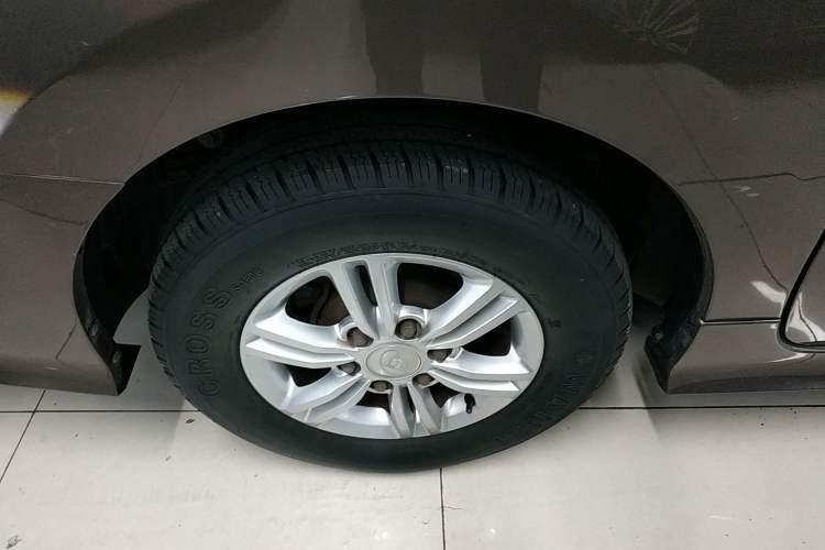 Used SAIC MAXUS G10 2018 PLUS 2.0T Automatic Smart Edition Right Rear Wheel Hub