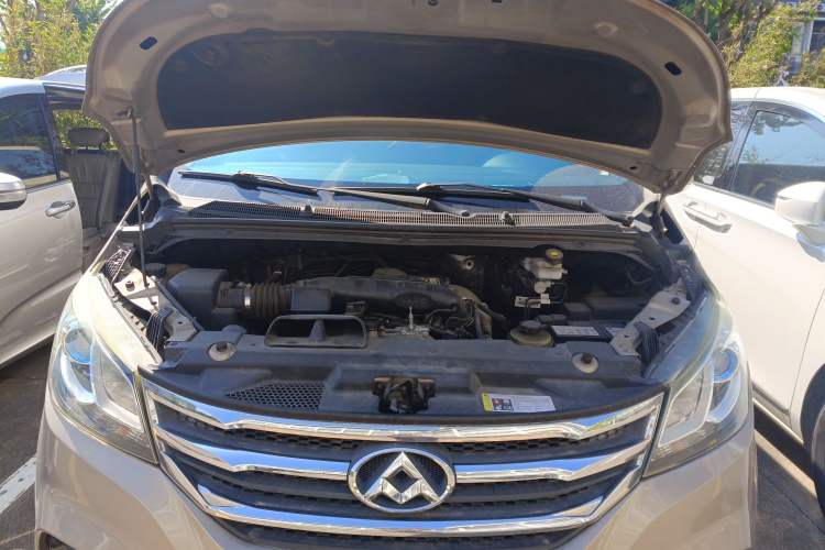 Used SAIC MAXUS G10 2018 PLUS 2.0T Automatic Elite Edition Engine Bay