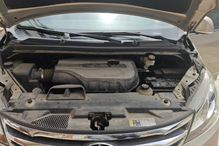 Used SAIC MAXUS G10 2018 PLUS 2.0T Automatic Executive Edition Engine Bay