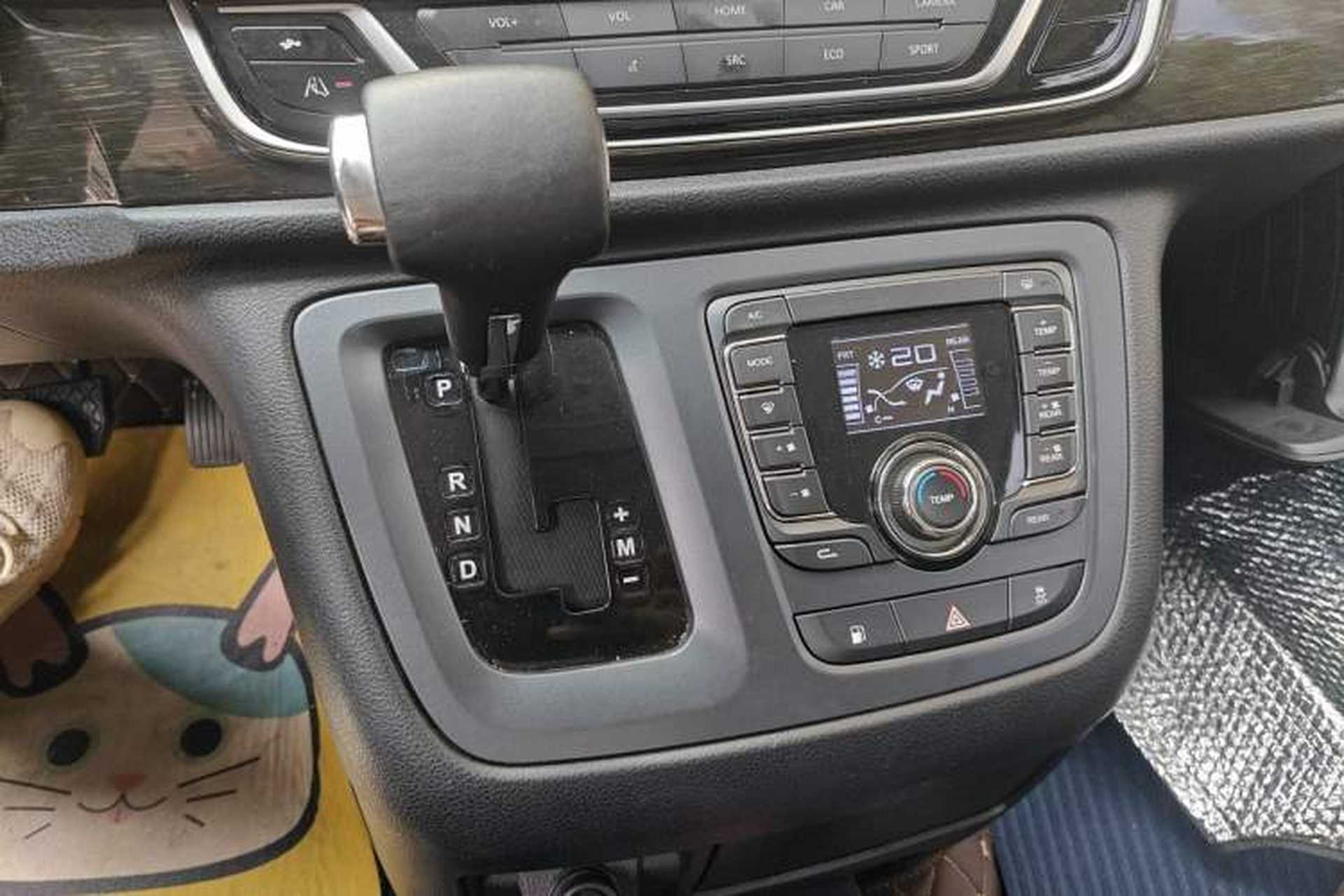 Used SAIC MAXUS G10 2018 PLUS 2.0T Automatic Executive Edition Gear Lever