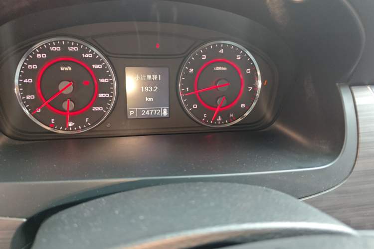 Used SAIC MAXUS G10 2018 PLUS 2.0T Automatic Elite Edition Odometer Close Up