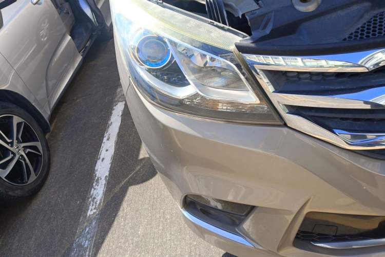 Used SAIC MAXUS G10 2018 PLUS 2.0T Automatic Elite Edition Right Front Headlight