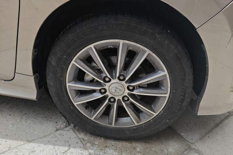 Used SAIC MAXUS G10 2018 PLUS 2.0T Automatic Executive Edition Right Front Wheel Hub