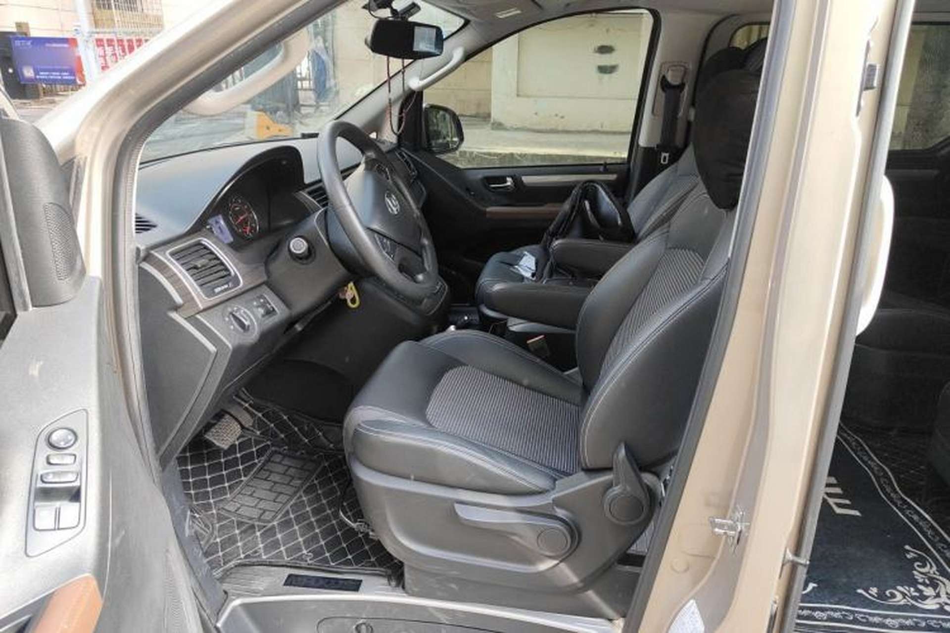 Used SAIC MAXUS G10 2018 PLUS 2.0T Automatic Elite Edition Driver Seat