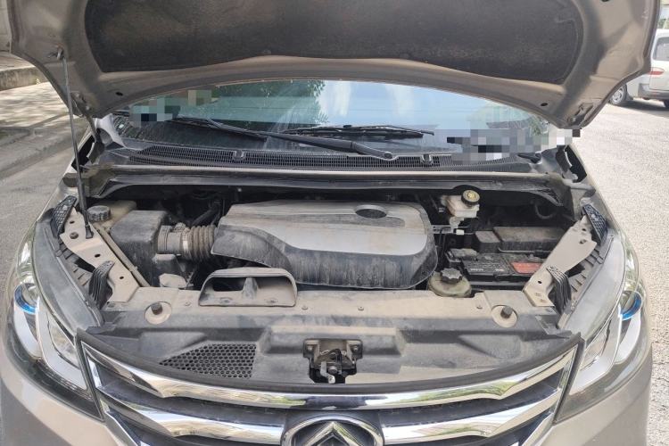 Used SAIC MAXUS G10 2018 PLUS 2.0T Automatic Elite Edition Engine Bay