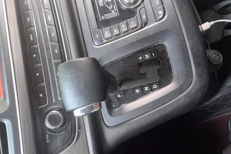 Used SAIC MAXUS G10 2018 PLUS 2.0T Automatic Luxury Edition Gear Lever