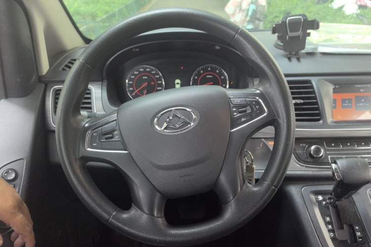 Used SAIC MAXUS G10 2018 PLUS 2.0T Automatic Luxury Edition Steering Wheel