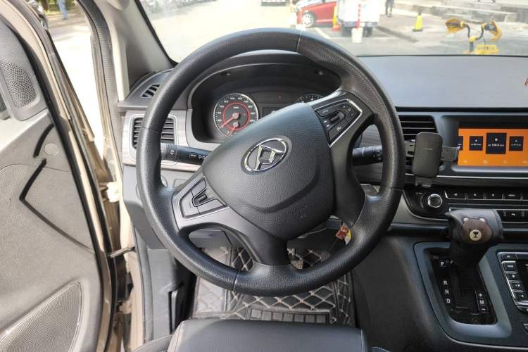 Used SAIC MAXUS G10 2018 PLUS 2.0T Automatic Elite Edition Steering Wheel