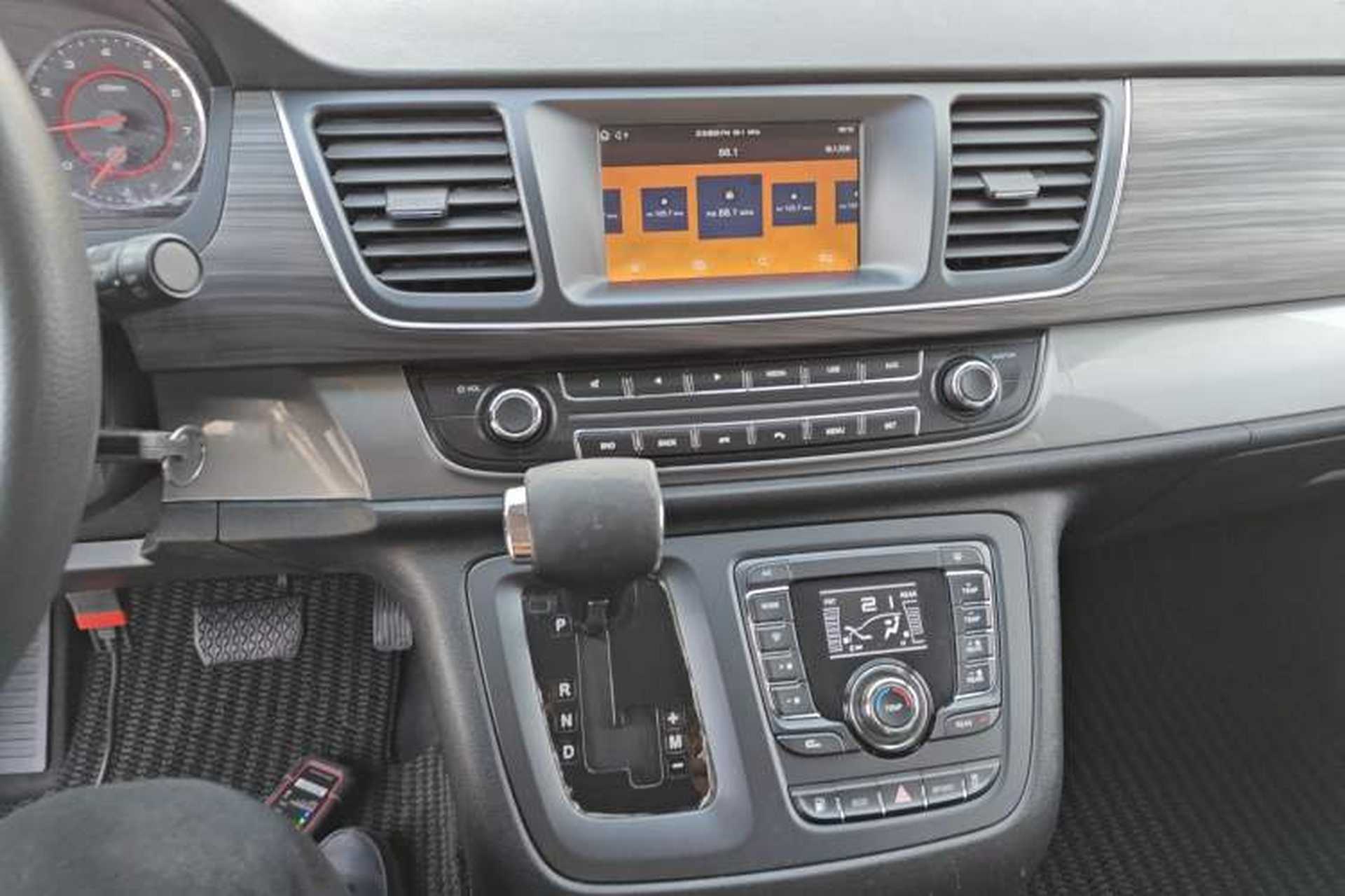 Used SAIC MAXUS G10 2018 PLUS 2.0T Automatic Smart Edition Audio And AC Panel