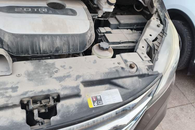 Used SAIC MAXUS G10 2018 PLUS 2.0T Automatic Elite Edition Engine Bay Left