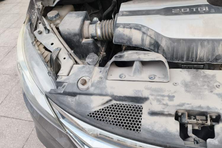 Used SAIC MAXUS G10 2018 PLUS 2.0T Automatic Elite Edition Engine Bay Right