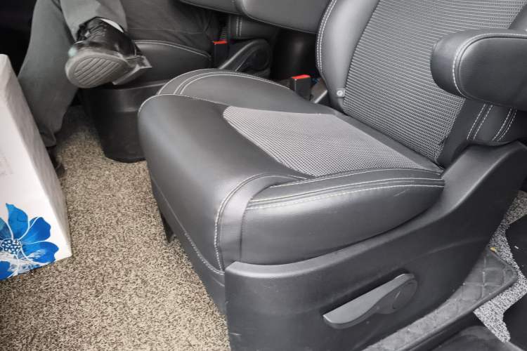 Used SAIC MAXUS G10 2018 PLUS 2.0T Automatic Elite Edition Left Rear Seat