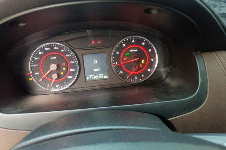 Used SAIC MAXUS G10 2018 PLUS 2.0T Automatic Luxury Edition Odometer Close Up