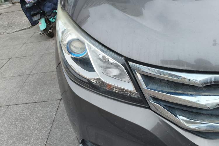 Used SAIC MAXUS G10 2018 PLUS 2.0T Automatic Elite Edition Right Front Headlight