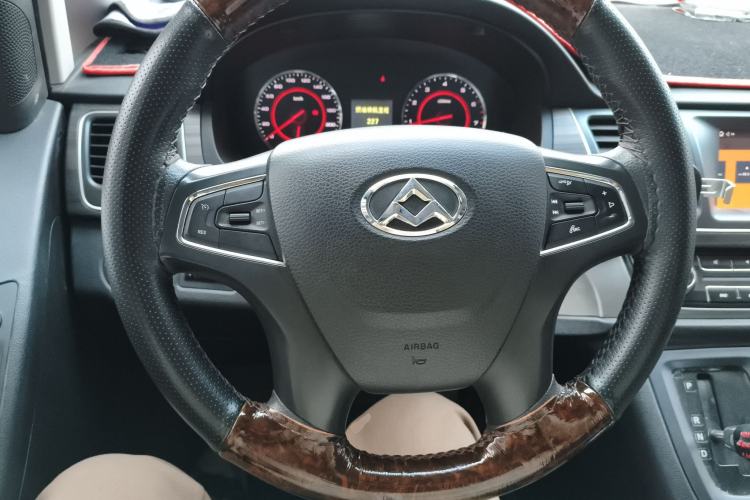 Used SAIC MAXUS G10 2018 PLUS 2.0T Automatic Elite Edition Steering Wheel