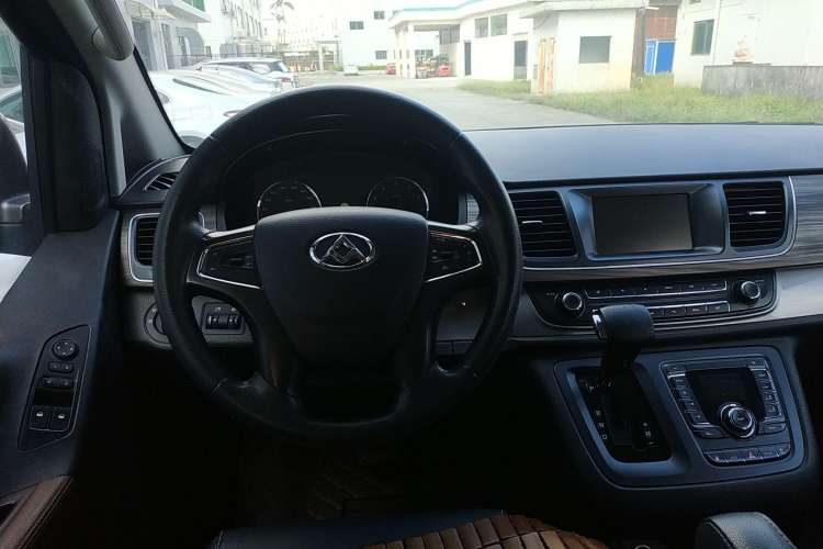 Used SAIC MAXUS G10 2018 PLUS 2.0T Automatic Elite Edition Steering Wheel