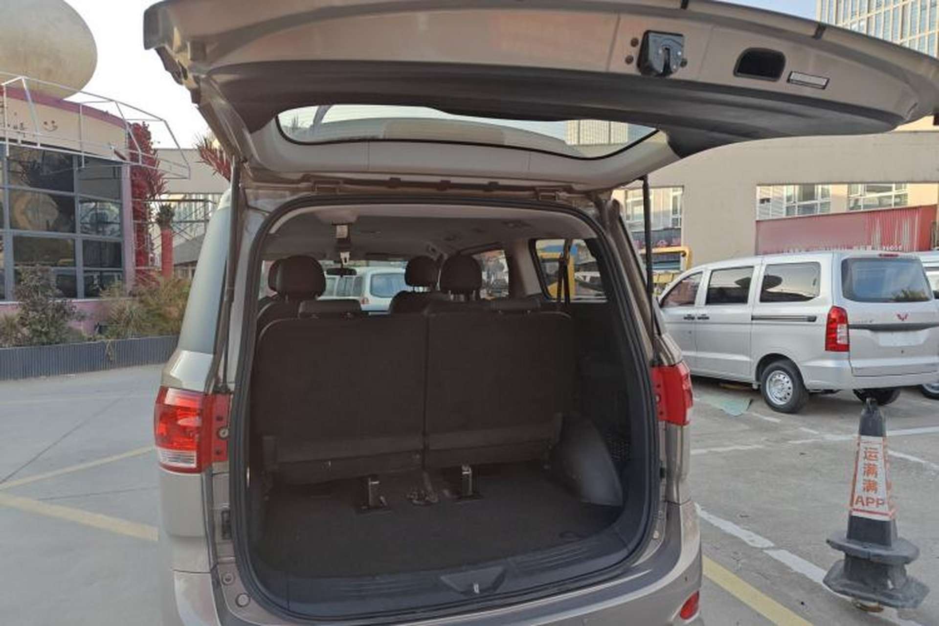 Used SAIC MAXUS G10 2018 PLUS 2.0T Automatic Smart Edition Trunk
