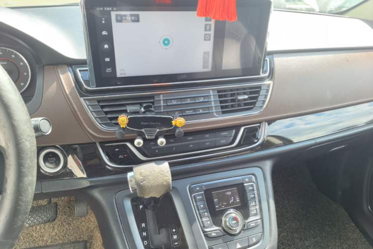 Used SAIC MAXUS G10 2018 PLUS 2.0T Automatic Flagship Edition Audio And AC Panel