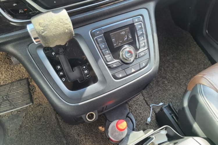 Used SAIC MAXUS G10 2018 PLUS 2.0T Automatic Flagship Edition Gear Lever