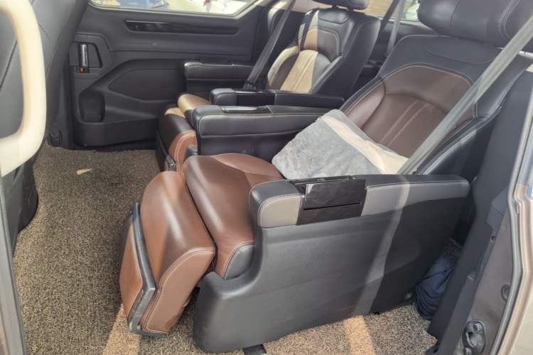 Used SAIC MAXUS G10 2018 PLUS 2.0T Automatic Flagship Edition Left Rear Seat