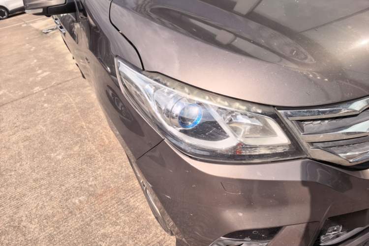 Used SAIC MAXUS G10 2018 PLUS 2.0T Automatic Flagship Edition Right Front Headlight