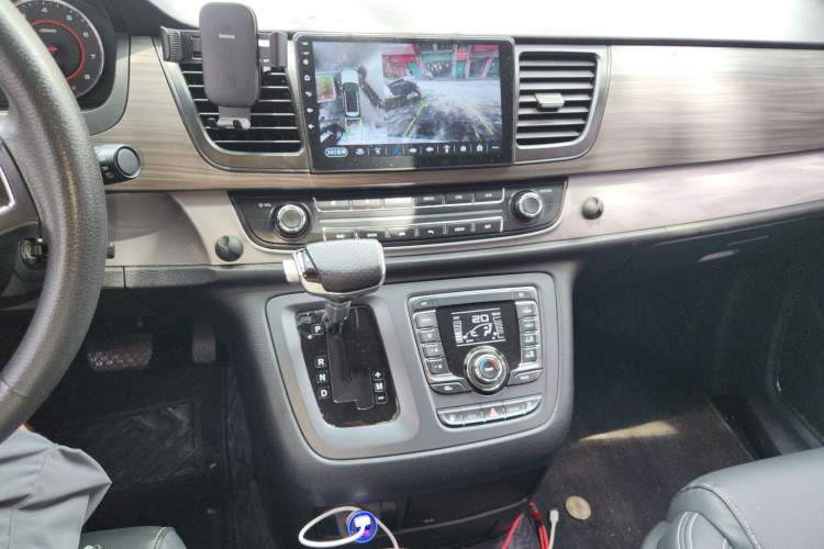 Used SAIC MAXUS G10 2018 PLUS 2.0T Automatic Smart Edition Audio And AC Panel