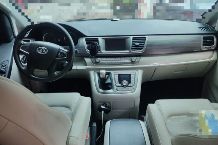 Used SAIC MAXUS G10 2018 PLUS 2.0T Manual Elite Edition Center Console