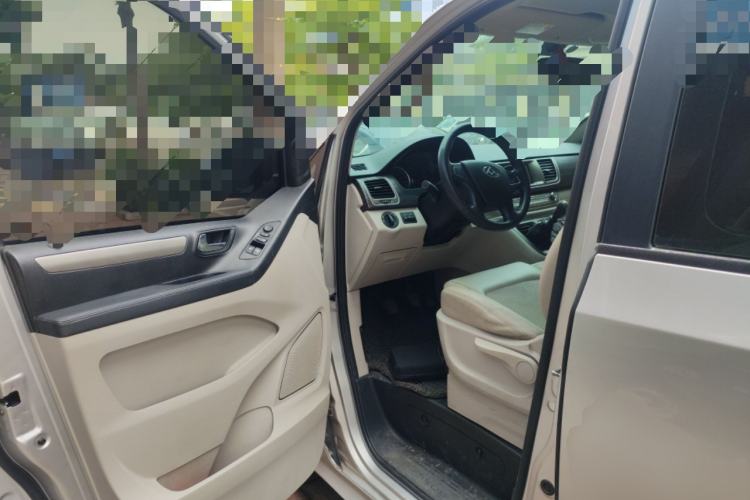 Used SAIC MAXUS G10 2018 PLUS 2.0T Manual Elite Edition Driver Seat