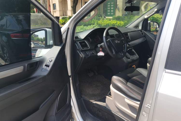 Used SAIC MAXUS G10 2018 PLUS 2.0T Automatic Elite Edition Driver Seat
