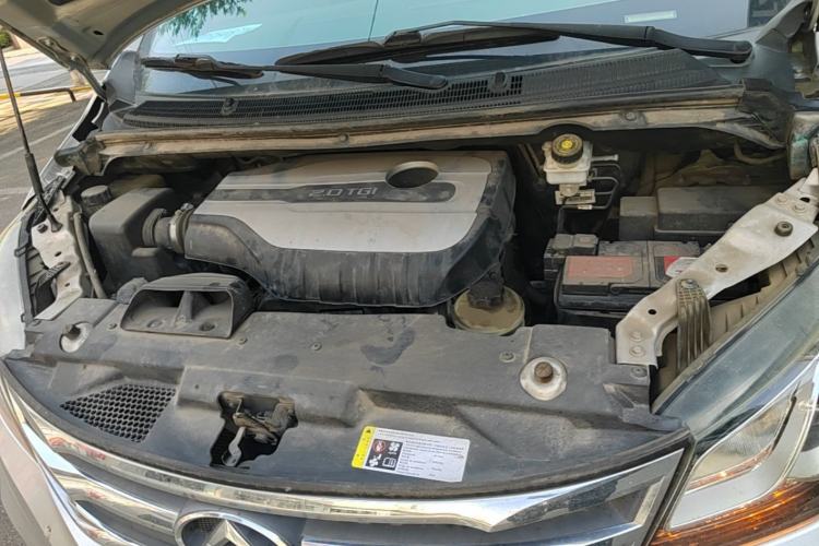 Used SAIC MAXUS G10 2018 PLUS 2.0T Automatic Elite Edition Engine Bay