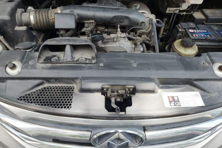 Used SAIC MAXUS G10 2018 PLUS 2.0T Automatic Smart Edition Engine Bay