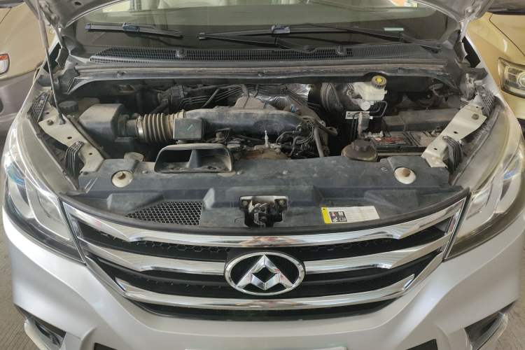 Used SAIC MAXUS G10 2018 PLUS 2.0T Automatic Elite Edition Engine Bay