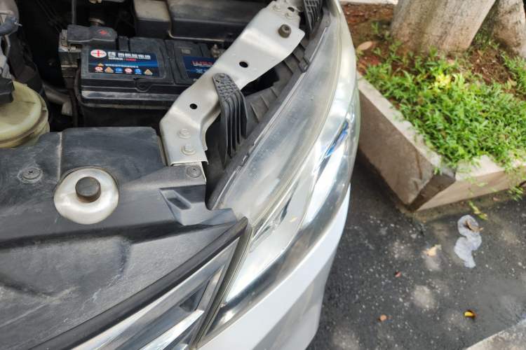 Used SAIC MAXUS G10 2018 PLUS 2.0T Automatic Smart Edition Engine Bay Left