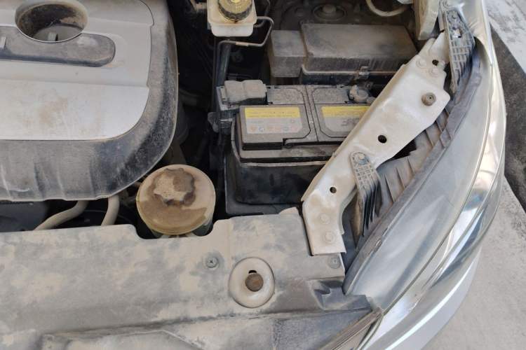 Used SAIC MAXUS G10 2018 PLUS 2.0T Automatic Elite Edition Engine Bay Left
