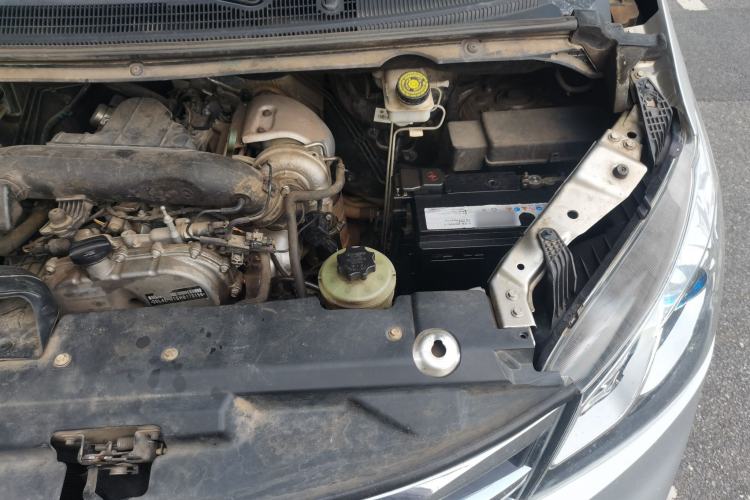 Used SAIC MAXUS G10 2018 PLUS 2.0T Automatic Elite Edition Engine Bay Left