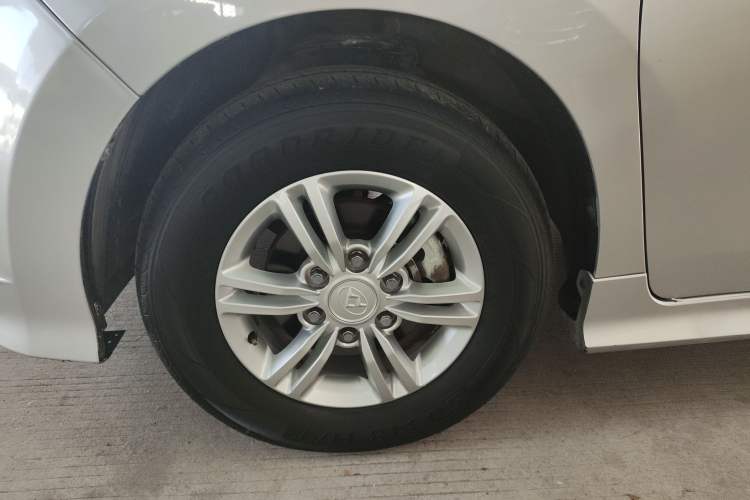 Used SAIC MAXUS G10 2018 PLUS 2.0T Automatic Elite Edition Left Front Wheel Hub
