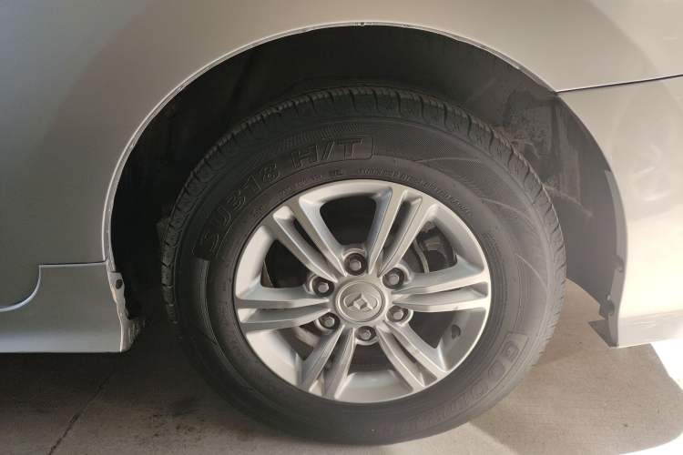 Used SAIC MAXUS G10 2018 PLUS 2.0T Automatic Elite Edition Left Rear Wheel Hub