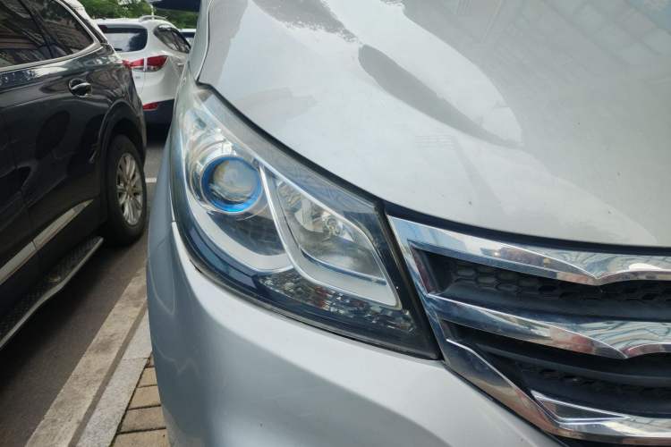 Used SAIC MAXUS G10 2018 PLUS 2.0T Manual Elite Edition Right Front Headlight