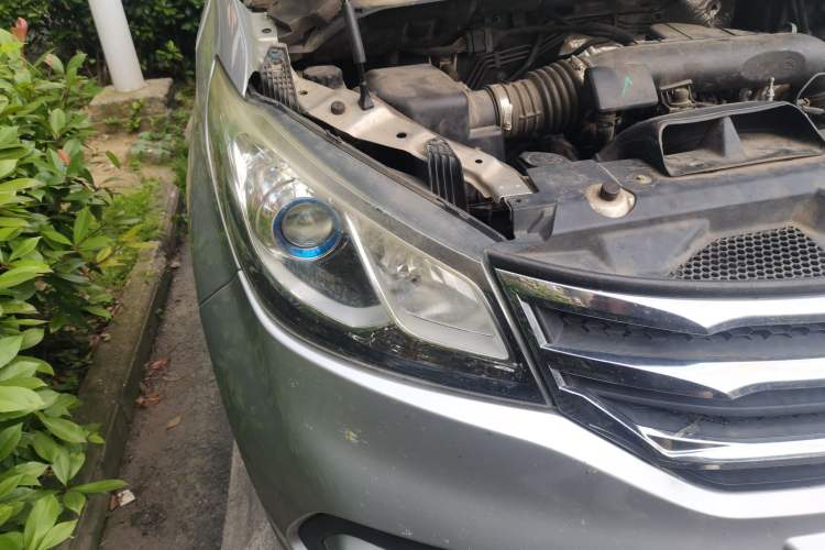 Used SAIC MAXUS G10 2018 PLUS 2.0T Automatic Elite Edition Right Front Headlight