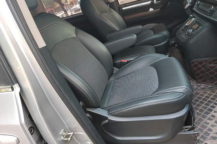 Used SAIC MAXUS G10 2018 PLUS 2.0T Automatic Elite Edition Right Front Seat