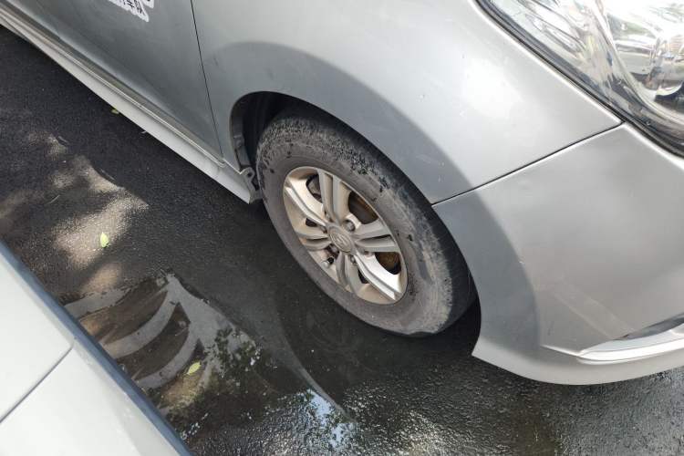 Used SAIC MAXUS G10 2018 PLUS 2.0T Automatic Smart Edition Right Front Wheel Hub