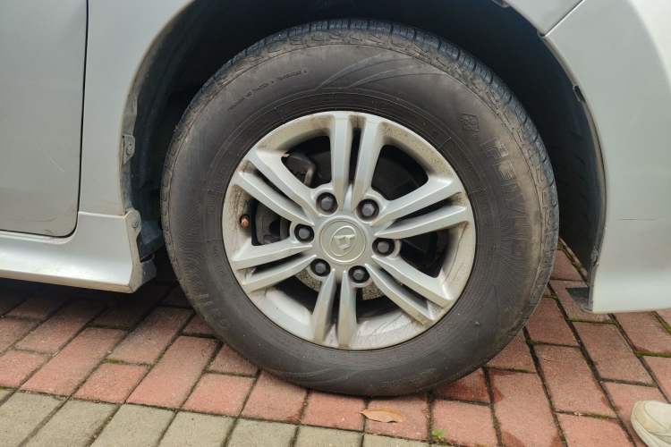 Used SAIC MAXUS G10 2018 PLUS 2.0T Manual Elite Edition Right Front Wheel Hub