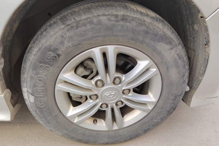 Used SAIC MAXUS G10 2018 PLUS 2.0T Automatic Elite Edition Right Front Wheel Hub
