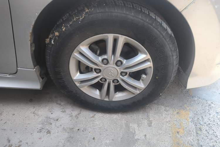 Used SAIC MAXUS G10 2018 PLUS 2.0T Automatic Executive Edition Right Front Wheel Hub