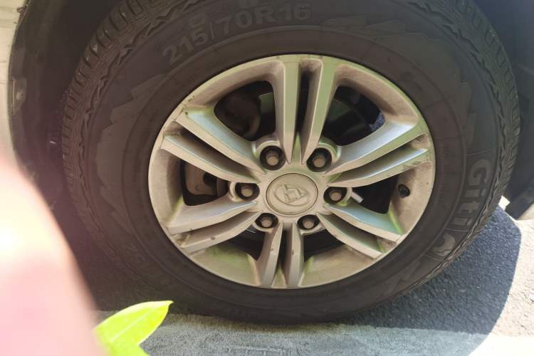 Used SAIC MAXUS G10 2018 PLUS 2.0T Automatic Elite Edition Right Front Wheel Hub