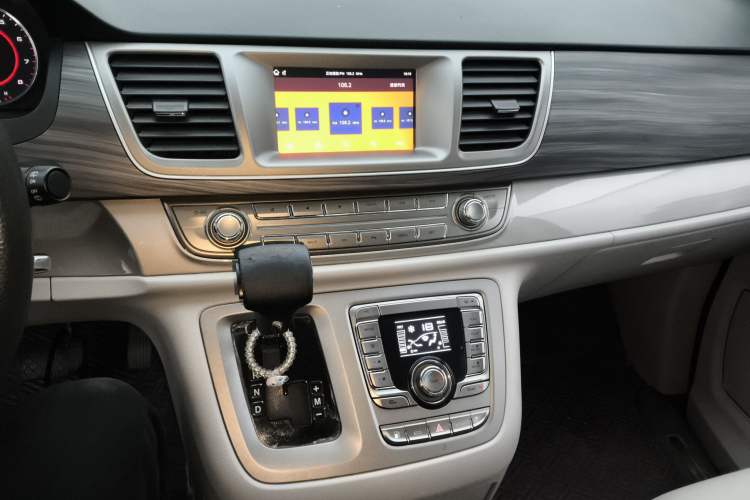 Used SAIC MAXUS G10 2018 PLUS 2.0T Automatic Elite Edition Audio And AC Panel