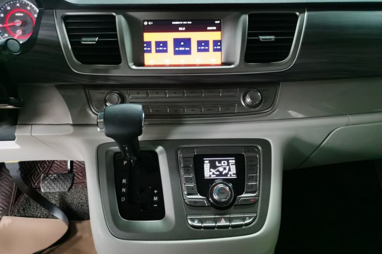 Used SAIC MAXUS G10 2018 PLUS 2.0T Automatic Smart Edition Audio And AC Panel