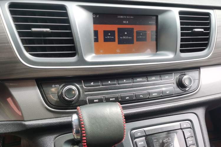 Used SAIC MAXUS G10 2018 PLUS 1.9T Automatic Elite Edition Diesel Audio And AC Panel